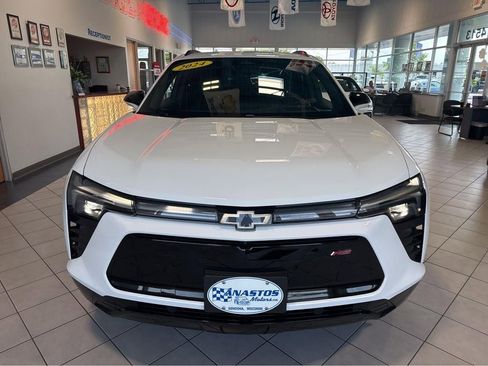 Used 2024 Chevrolet Blazer EV RS AWD/4WD image 2