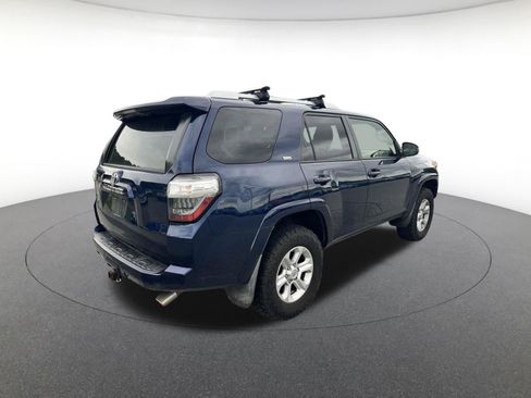 Used 2017 Toyota 4Runner SR5 AWD/4WD image 5