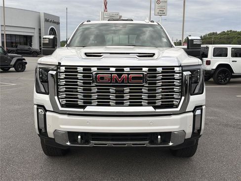 Used 2024 GMC Sierra 2500 Denali w/ Denali Reserve Package AWD/4WD image 3