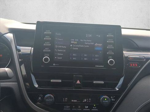 Used 2023 Toyota Camry SE FWD image 11