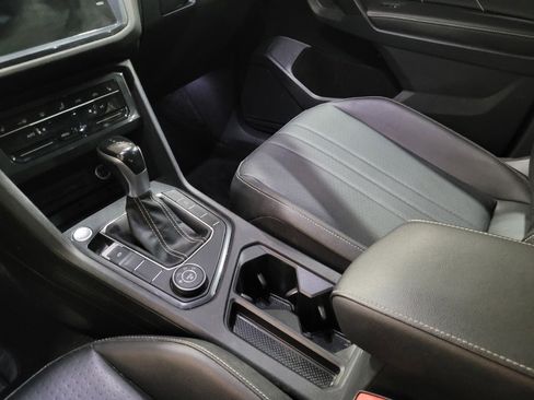 Used 2022 Volkswagen Tiguan SE AWD/4WD image 26