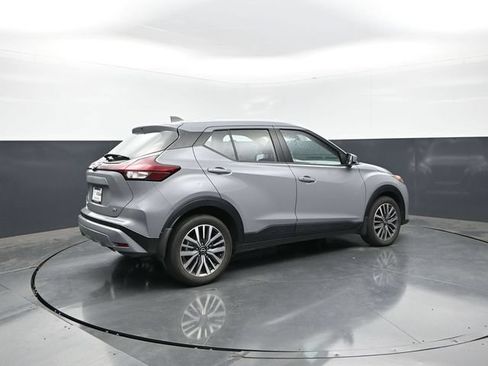 Used 2024 Nissan Kicks SV FWD image 6