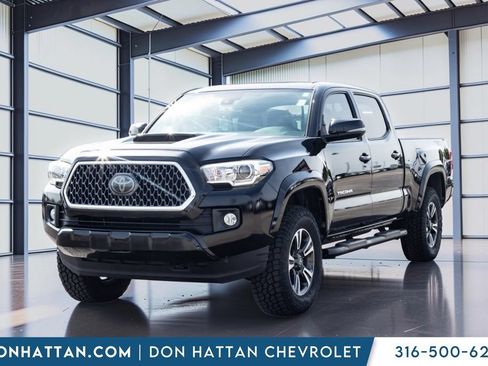 Used 2018 Toyota Tacoma TRD Sport AWD/4WD image 19