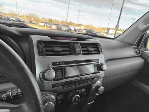 Used 2013 Toyota 4Runner SR5 w/ Convenience Pkg image 20