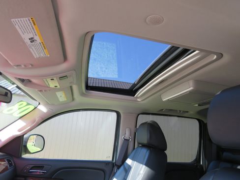 Used 2008 Chevrolet Avalanche LTZ w/ LTZ Preferred Equipment Group image 10