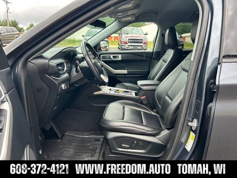 Used 2022 Ford Explorer XLT w/ Equipment Group 202A AWD/4WD image 11