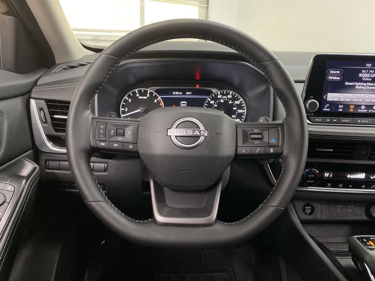 Used 2025 Nissan Rogue SV AWD/4WD image 19