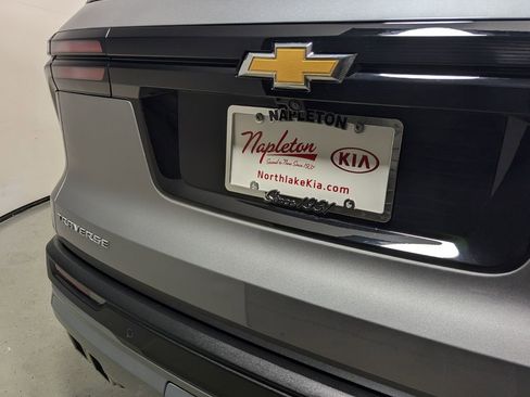 Used 2025 Chevrolet Traverse LT w/ LPO, Floor Liner Package FWD image 8