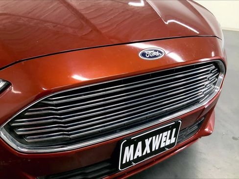 Used 2014 Ford Fusion SE w/ Equipment Group 202A image 25