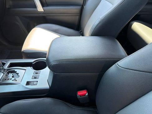 Used 2024 Toyota 4Runner SR5 Premium w/ Moonroof Package AWD/4WD image 10