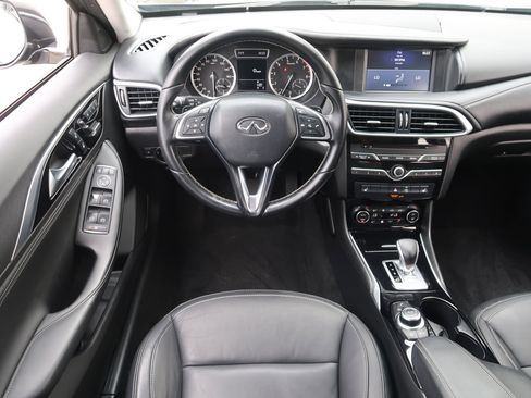 Used 2017 INFINITI QX30 image 14