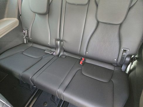 New 2026 Kia Carnival EX FWD image 19