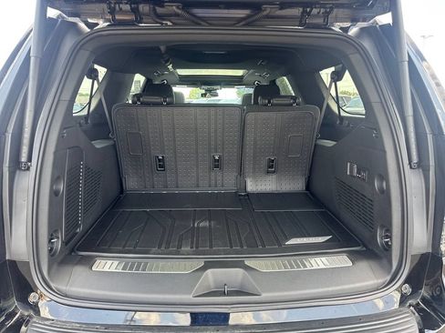 New 2026 Chevrolet Suburban RST w/ RST Capability Package AWD/4WD image 7