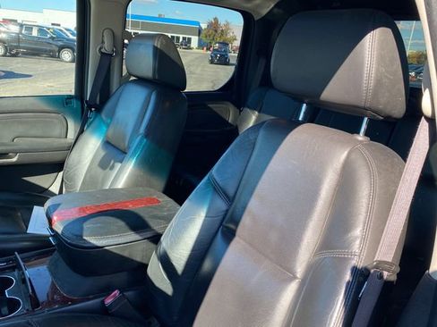 Used 2009 Cadillac Escalade EXT Base image 6