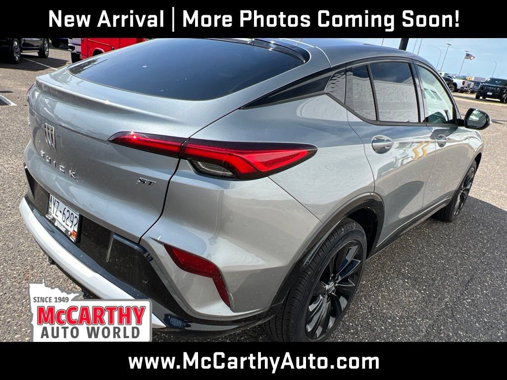 Used 2024 Buick Envista Sport Touring w/ Convenience I Package FWD image 7