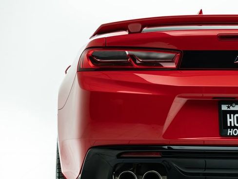 Used 2018 Chevrolet Camaro SS image 16