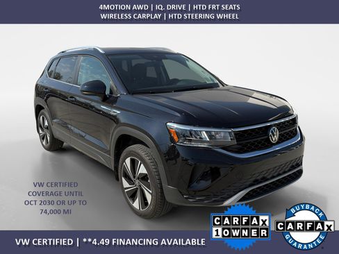 Certified 2024 Volkswagen Taos SE image 1