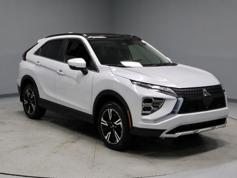 New 2026 Mitsubishi Eclipse Cross SE image 2
