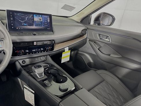 New 2026 Nissan Rogue Platinum AWD/4WD image 21