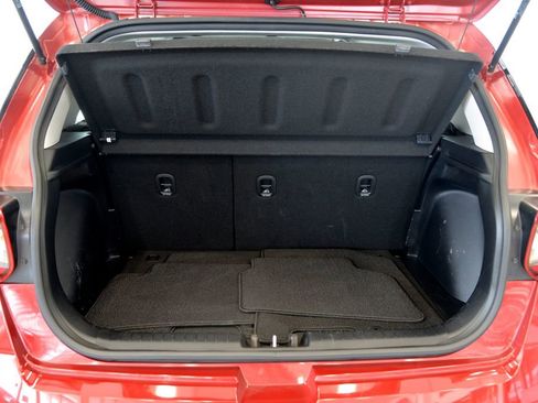 Used 2023 Hyundai Venue Limited image 27