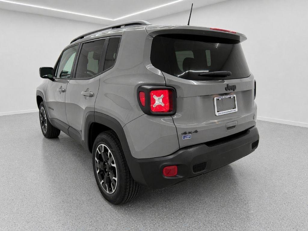Used 2023 Jeep Renegade Latitude AWD/4WD image 5