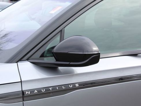 Certified 2024 Lincoln Nautilus Reserve w/ Equipment Group 202A image 13