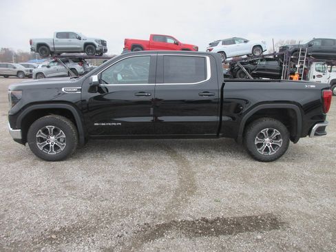 New 2026 GMC Sierra 1500 SLE image 10