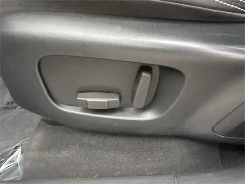 Used 2018 Land Rover Range Rover Velar S image 7