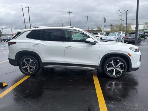 New 2025 Volkswagen Tiguan SE FWD image 6