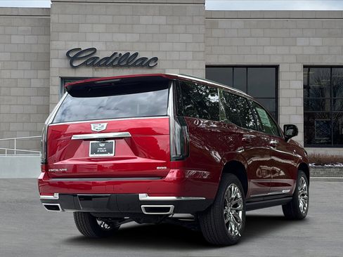 New 2026 Cadillac Escalade Luxury w/ LPO, Radiant Package AWD/4WD image 3