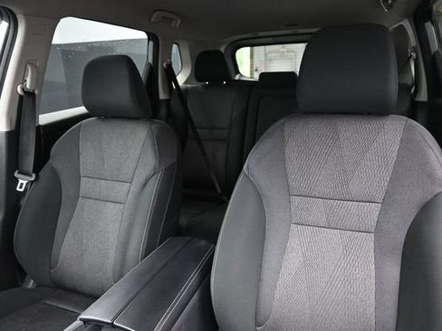 Used 2025 Nissan Rogue SV AWD/4WD image 16