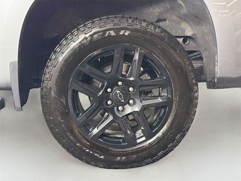 Used 2025 Chevrolet Silverado 1500 RST w/ Dark Appearance Package AWD/4WD image 35