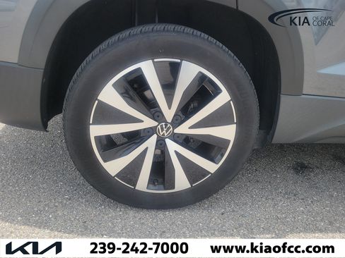 Used 2022 Volkswagen Taos SE AWD/4WD image 10