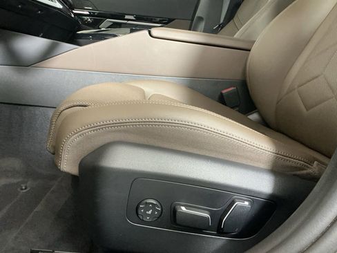 Certified 2024 BMW 530i w/ Premium Package image 21