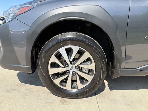 Used 2025 Subaru Outback Premium AWD/4WD image 10