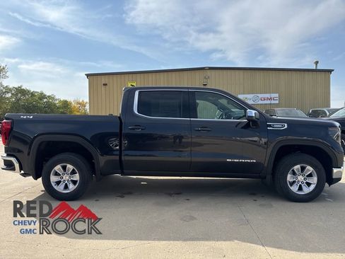New 2026 GMC Sierra 1500 SLE w/ Preferred Package AWD/4WD image 4