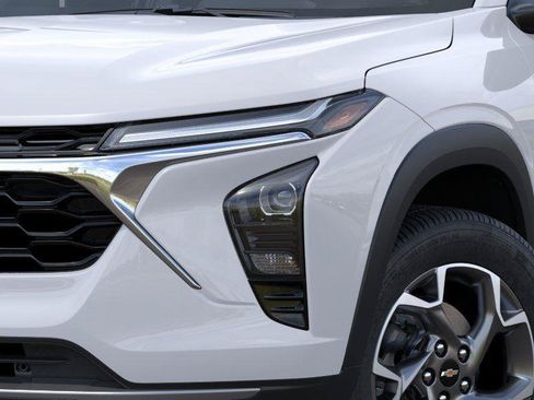 New 2026 Chevrolet Trax LT w/ LT Convenience Package FWD image 10