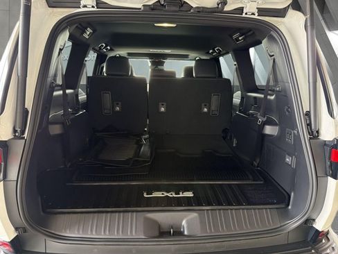 Used 2026 Lexus GX 550 w/ Accessory Package (2T) AWD/4WD image 23