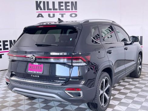 Used 2025 Volkswagen Taos SEL image 7