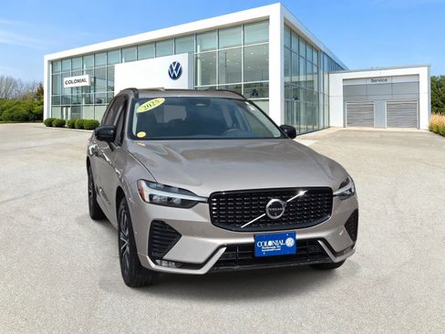 Used 2025 Volvo XC60 B5 Plus image 4