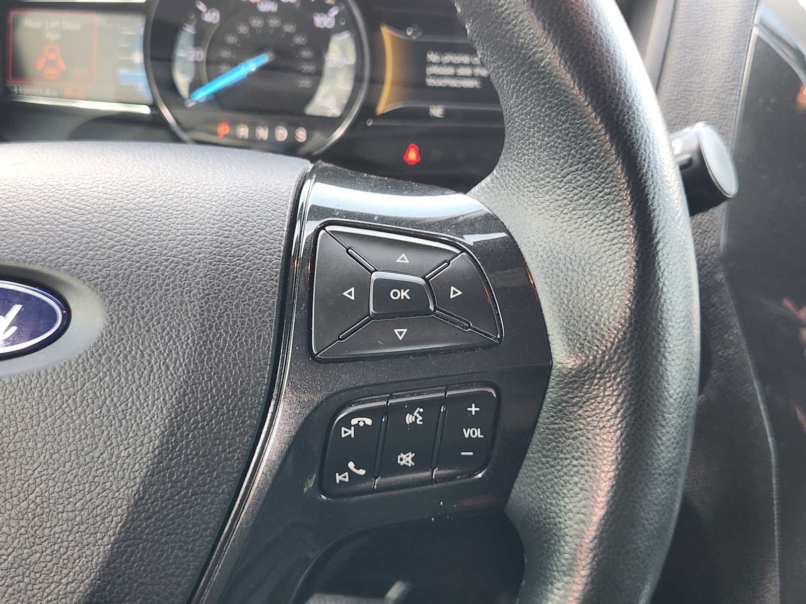 Used 2018 Ford Explorer XLT w/ Equipment Group 202A FWD image 27