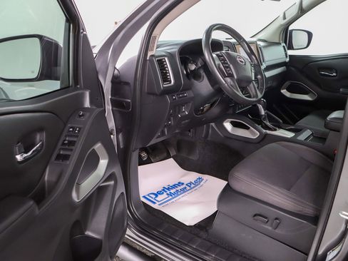 Used 2023 Nissan Frontier SV w/ SV Convenience Package AWD/4WD image 3