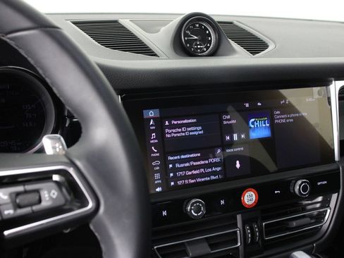 Certified 2026 Porsche Macan AWD/4WD image 13
