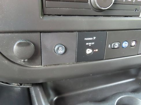 Used 2017 Chevrolet Express 3500 LT w/ LT Preferred Equipment Group RWD image 6