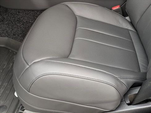 New 2026 Land Rover Range Rover Long Wheelbase SE image 4