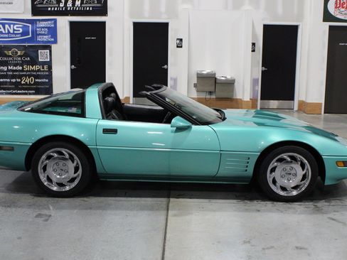 Used 1991 Chevrolet Corvette Coupe RWD image 7