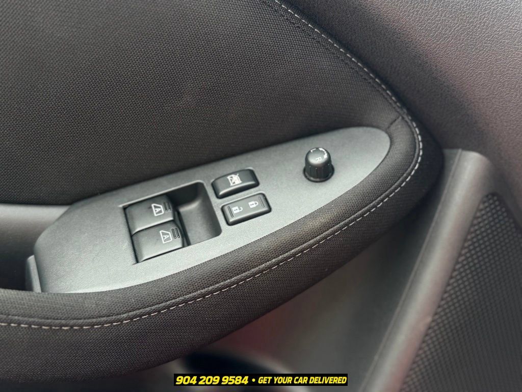 Used 2016 Nissan 370Z Coupe RWD image 16