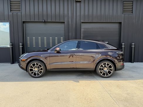 Certified 2023 Porsche Cayenne Platinum Edition AWD/4WD image 8