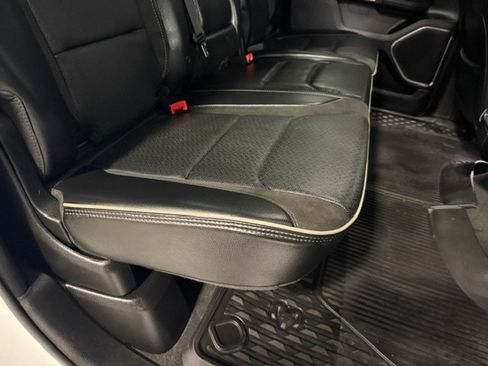 Used 2022 RAM 1500 Laramie AWD/4WD image 16