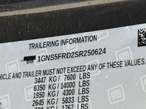 Certified 2025 Chevrolet Suburban Premier image 33